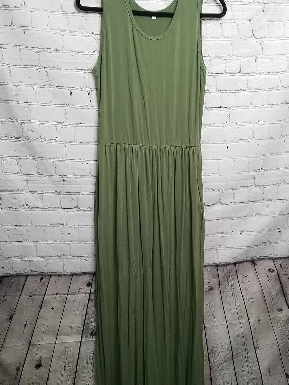 Unknown Designer Womens size Large w/ two side pockets gathered waist EUC